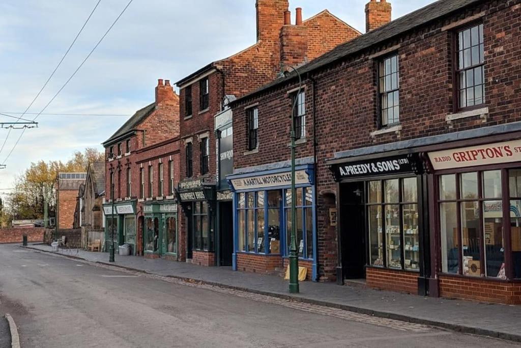 Modern City Centre Studio - Free On-Site Parking Wolverhampton Exterior photo